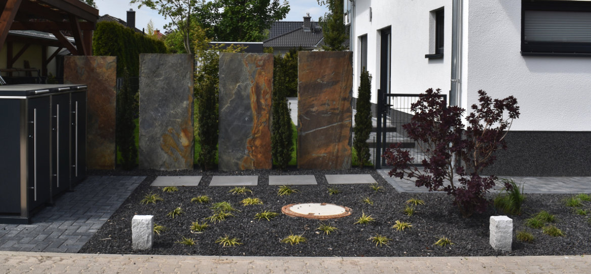 „Gartengenuss heiter bis sonnig“ – puristische und formale Gartengestaltung, die die aktuellen modernen Züge aufgreift